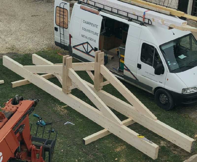 entreprise de charpente Angoulême croisé bâtiment 16